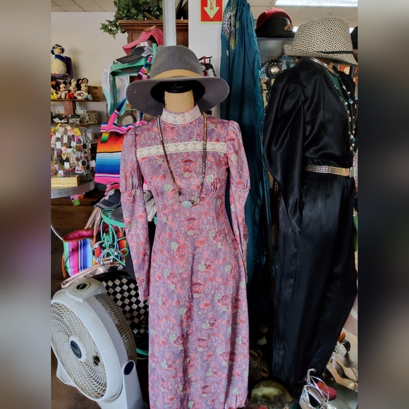 Meet your Posher, Jennifer - Picture 14 of 16